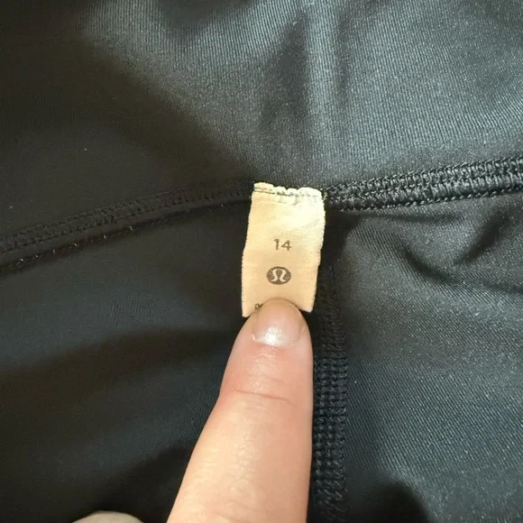 Size 14 Lululemon Leggings - Picture 2 of 4